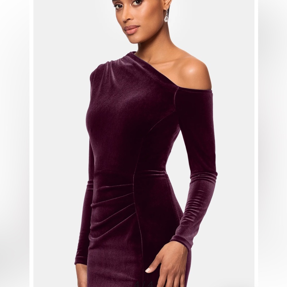 Betsy & Adam Stretchy Velvet One Shoulder Gown,sz 4,purple/maroon,new